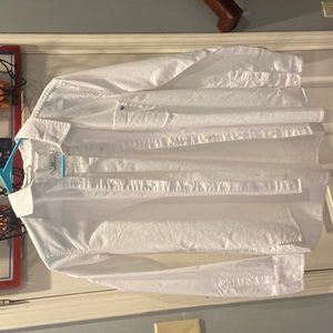 Vineyard vines button down shirt.